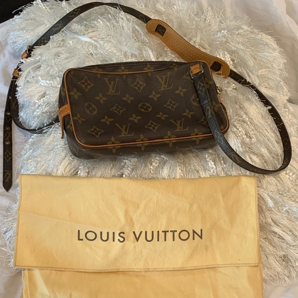 Louis Vuitton Handbags - Pochett Marly bandouliere crossbody